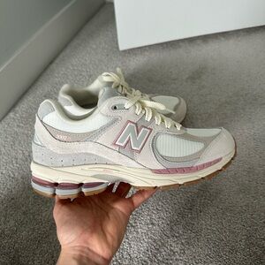 New Balance 2002r NEW